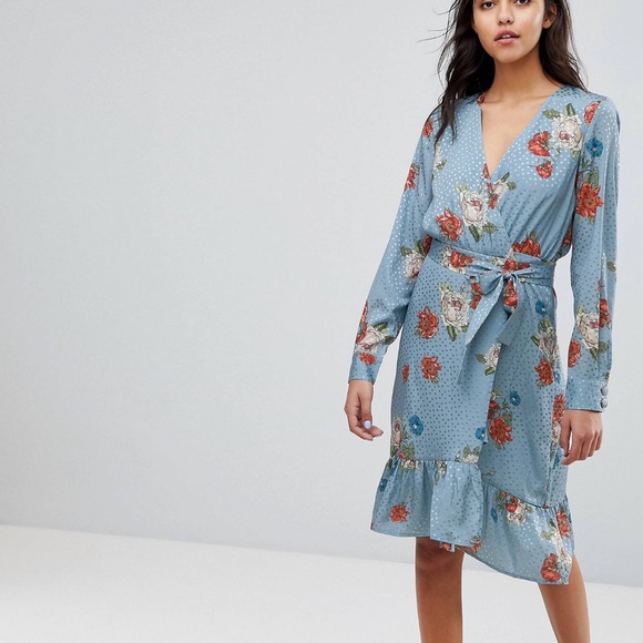GESTAZ floral printed wrap dress in Blue Size: US 6 EU 38 - Picture 3 of 5